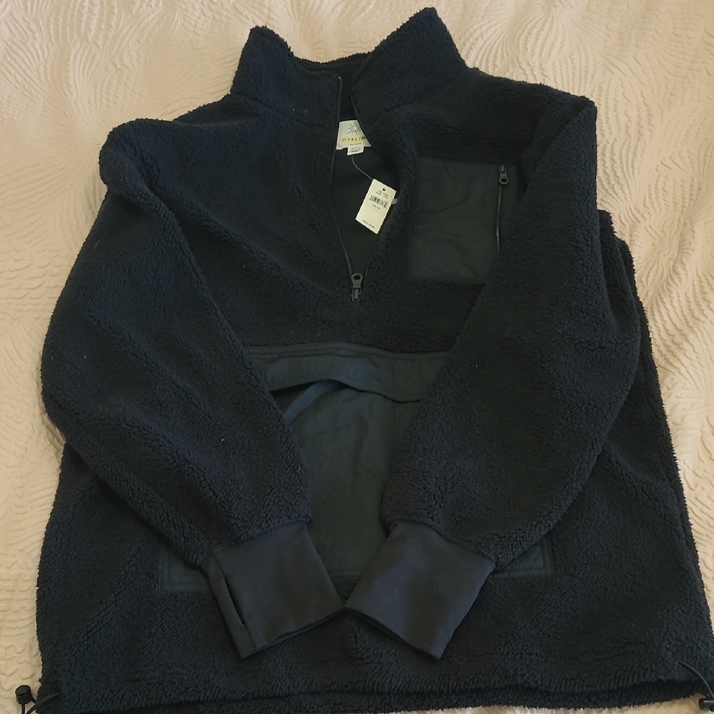 Aeries Offline Black Fleece Pullover